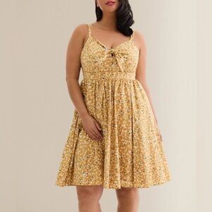Torrid Retro Chic Floral Sundress Yellow Daisy Print Size 1